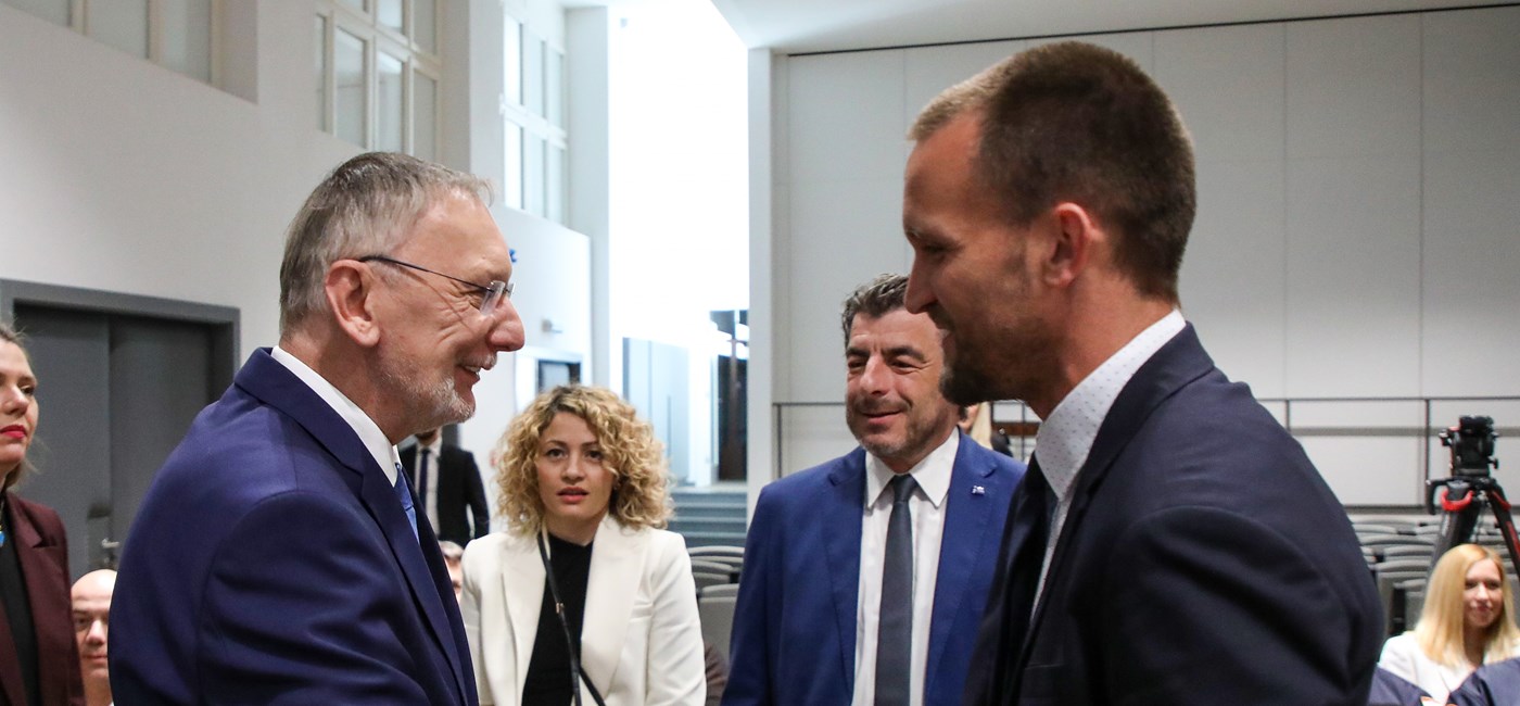 Potpisani ugovori za nastavak razminiranja šumskog područja Hrvatske